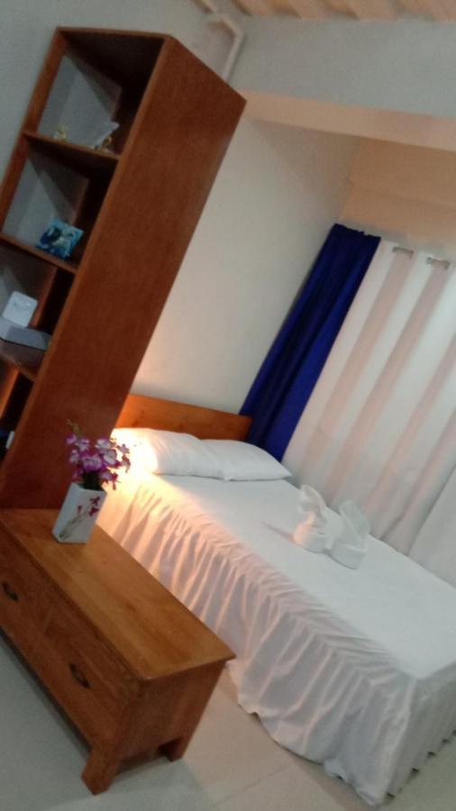 Makan Jamil Transient Home Manila Bagian luar foto